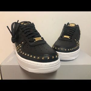 air force 1 black with gold stars